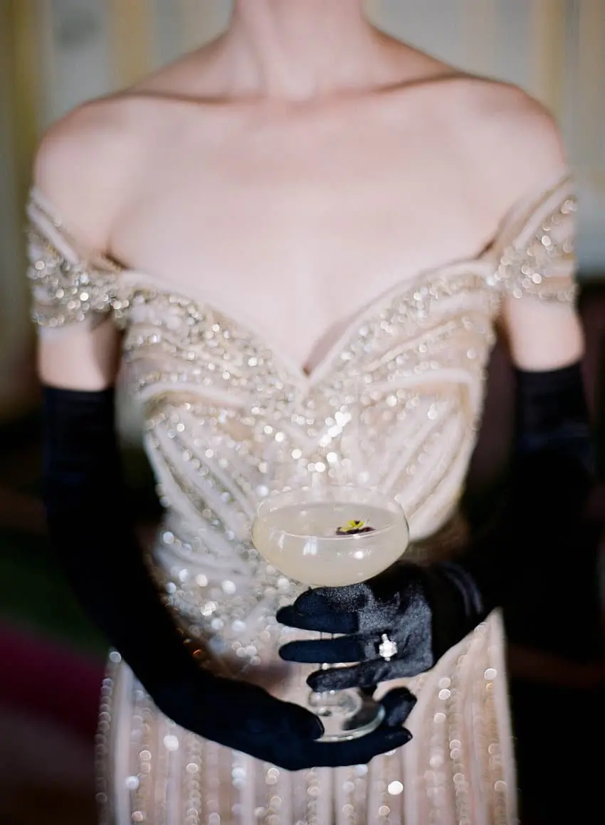 Cocktail pré-mariage au Grand Contrôle à Versailles par Molly Carr