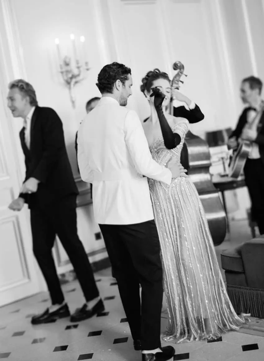 Cocktail pré-mariage au Grand Contrôle à Versailles par Molly Carr