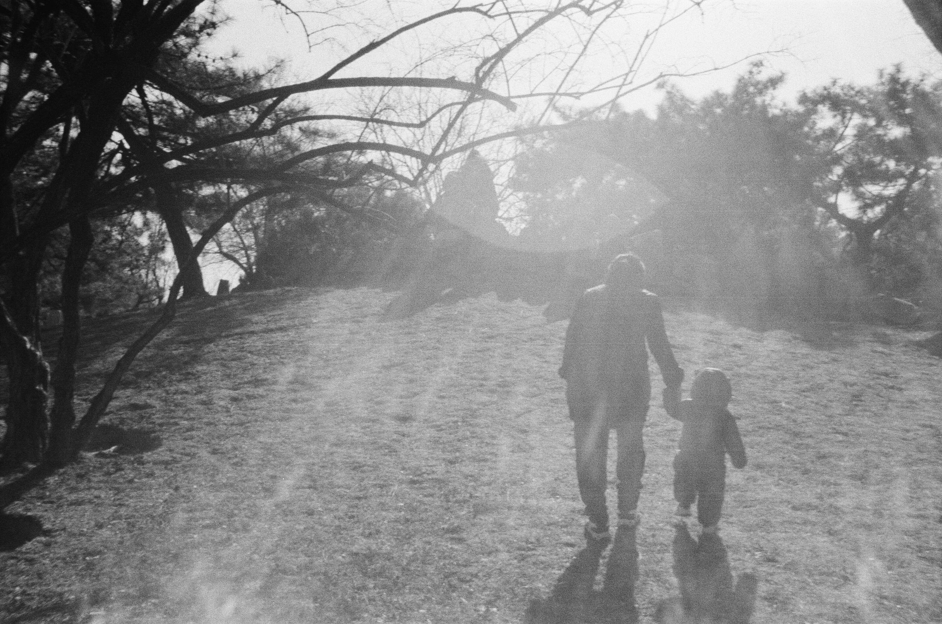 摄影作品《梦》，黑白胶片