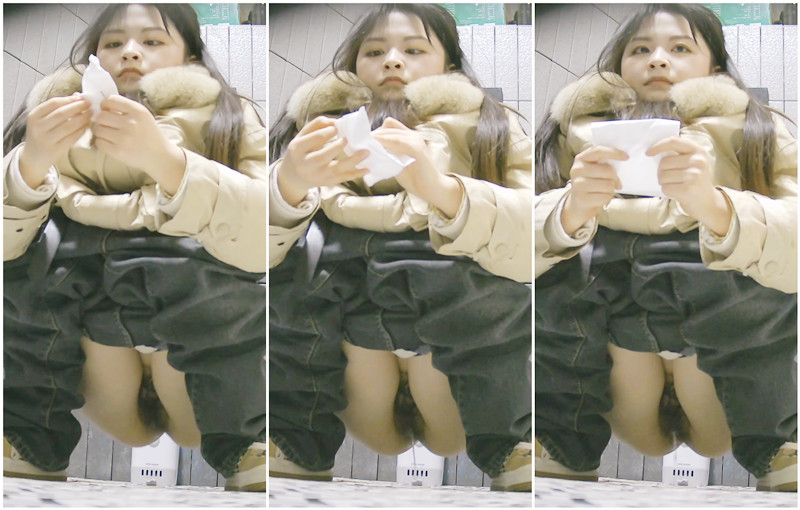 商场女厕双镜头偷拍长发美少妇的极品小黑鲍鱼