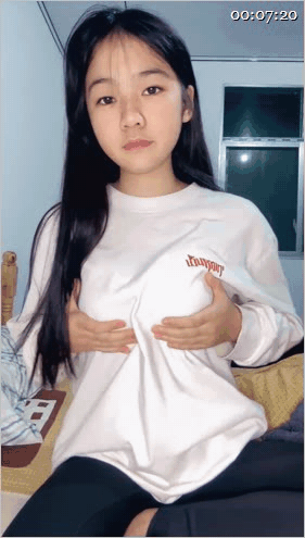 ✨✨✨【可可西里】超高颜值的清纯妹子 清纯校花!圆脸萝莉身！宿舍内发骚！ 5V