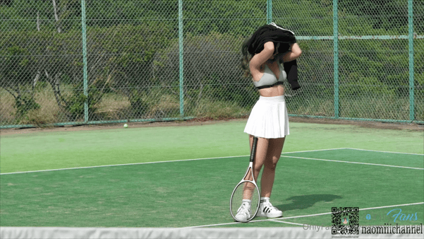 ✨极品樱花妹蜜桃臀女神✅naomiiichannel✅网球场大战，球越大越热，更衣室直接开干