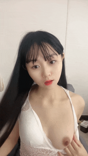 ♈ ♈ ♈2025年12月最新，新人，20岁清纯四川小美女，【小允】。小家碧玉温婉可人，皮肤白皙，大尺度，直接掰开粉穴勾引人