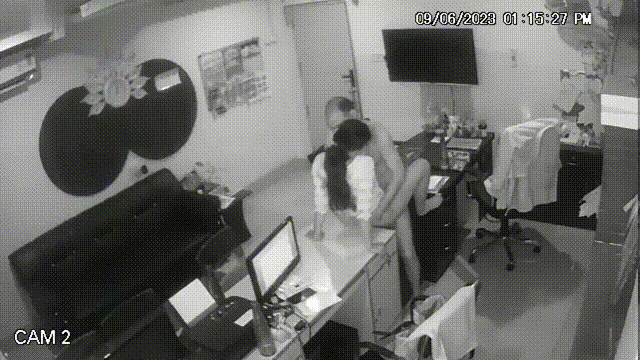 印度监控流出❤️老板在办公室和秘书多次发生性关系，被监控摄像头拍了下来！