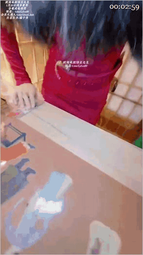 ✨【私密群组更新】「都哥们」小骚逼开的私人茶舍，狐狸精各种的挑逗开腿给看，灌的满满的，19个包间不知道有没有知道旁边有人在肏