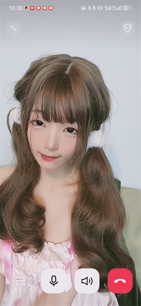 ❣️推荐❣️颜值嫩妹【瓜瓜】一对一视频被出卖，无毛一线天，道具自慰高潮，尽力把穴掰开给狼友看1V