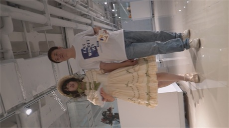 ❣️推荐❣️【商场萝莉装】长腿肉丝蓬蓬群，抄底太方便了，阴户饱满，鬼男大叔真是太有福了1V