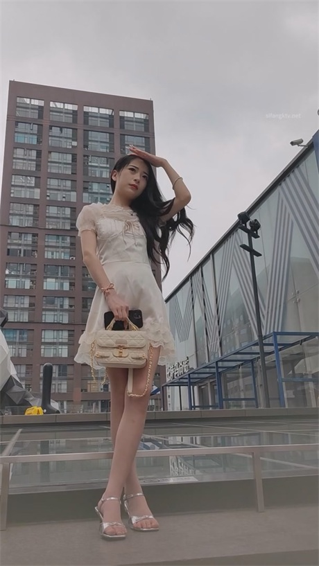 ❣️推荐❣️【商场抄底】极品邻家小妹，淑女装好评，透气内裤散散味，龟男在旁也要拍5V