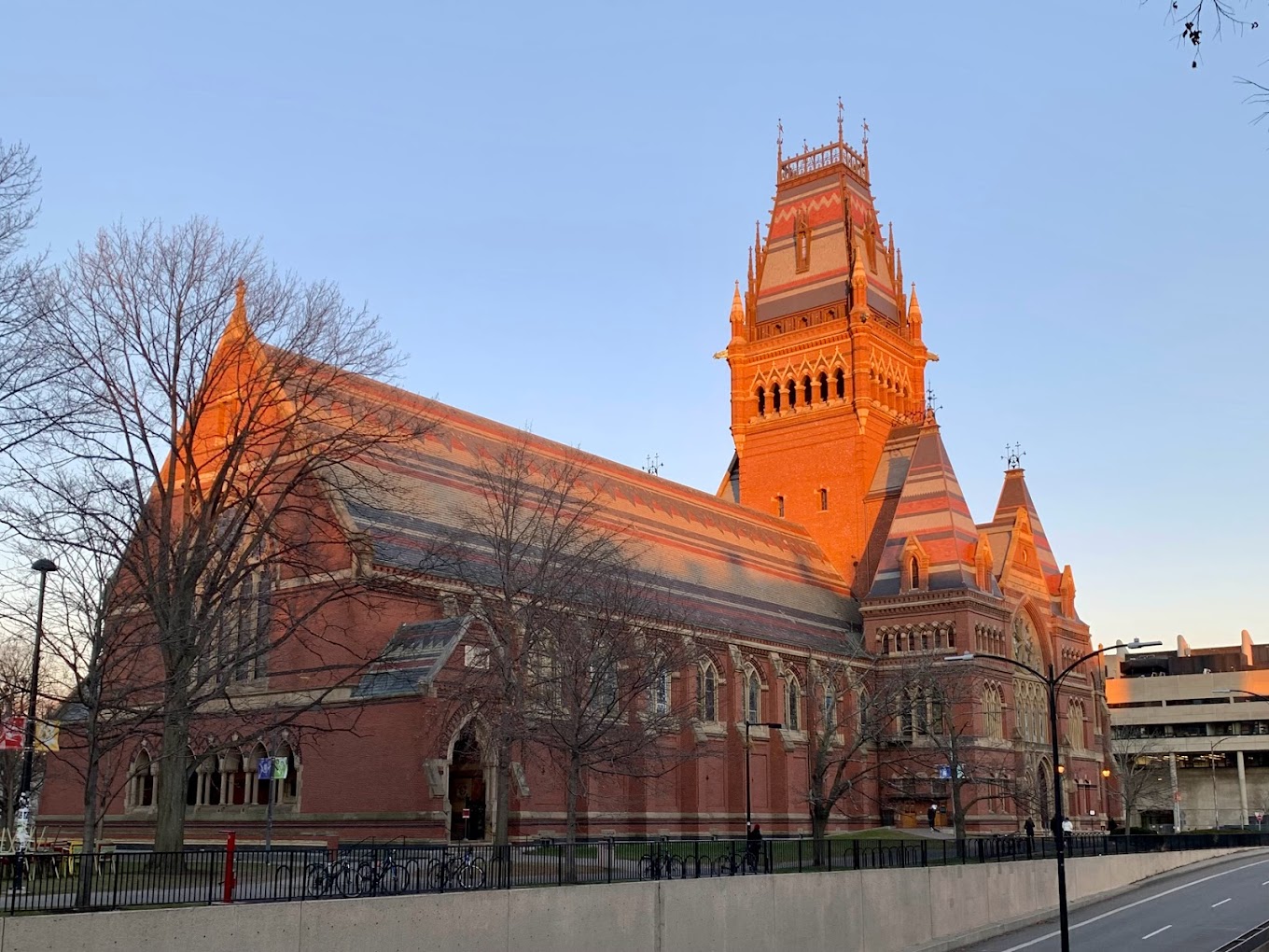 题图: 哈佛大学