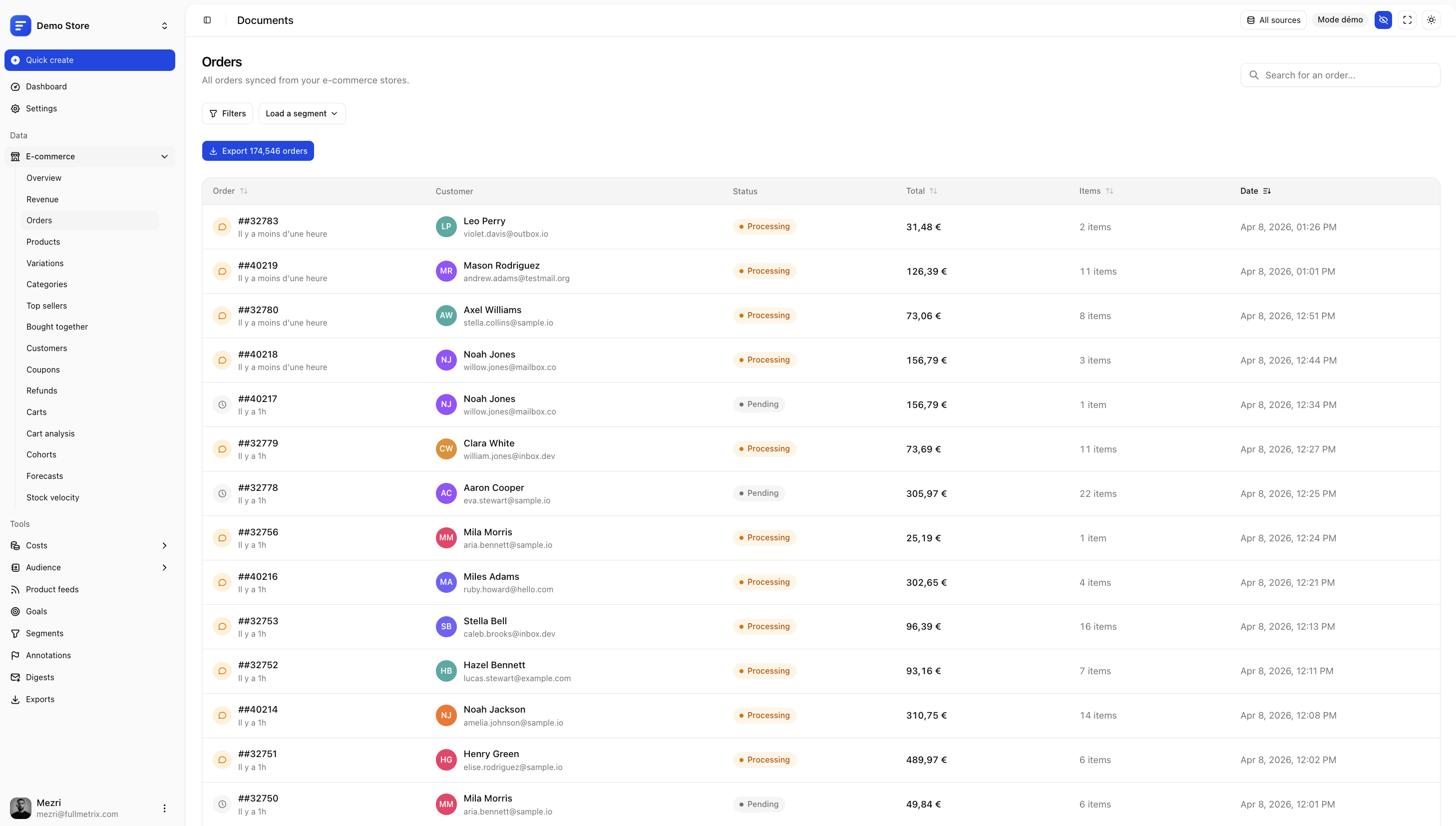Orders list with status, customer and value