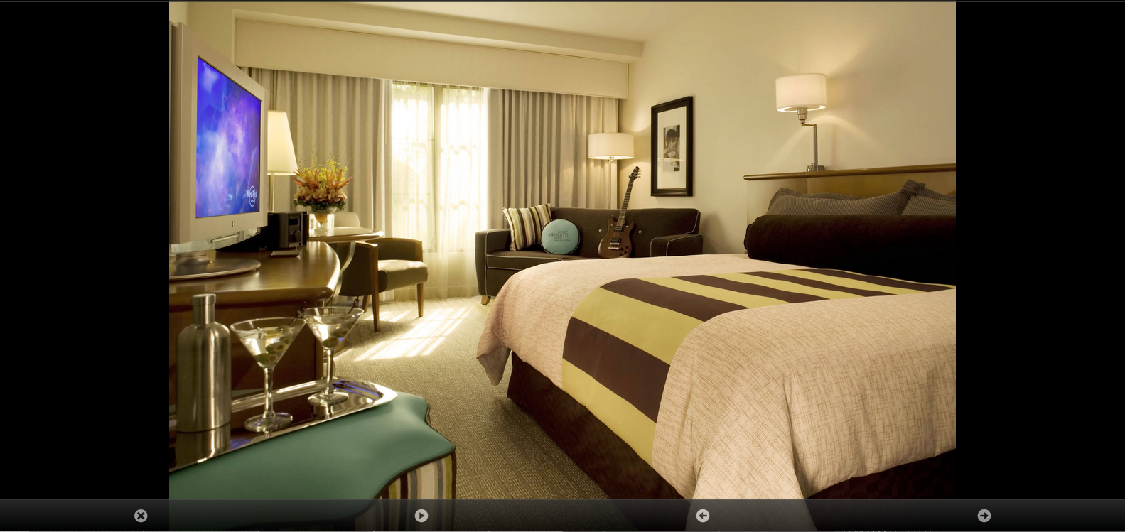 Photo gallery view (responsive).