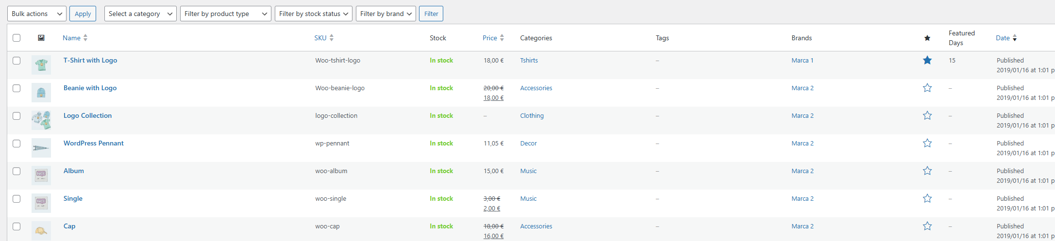 The WooCommerce product list backend, displaying the new "Featured Days" column.