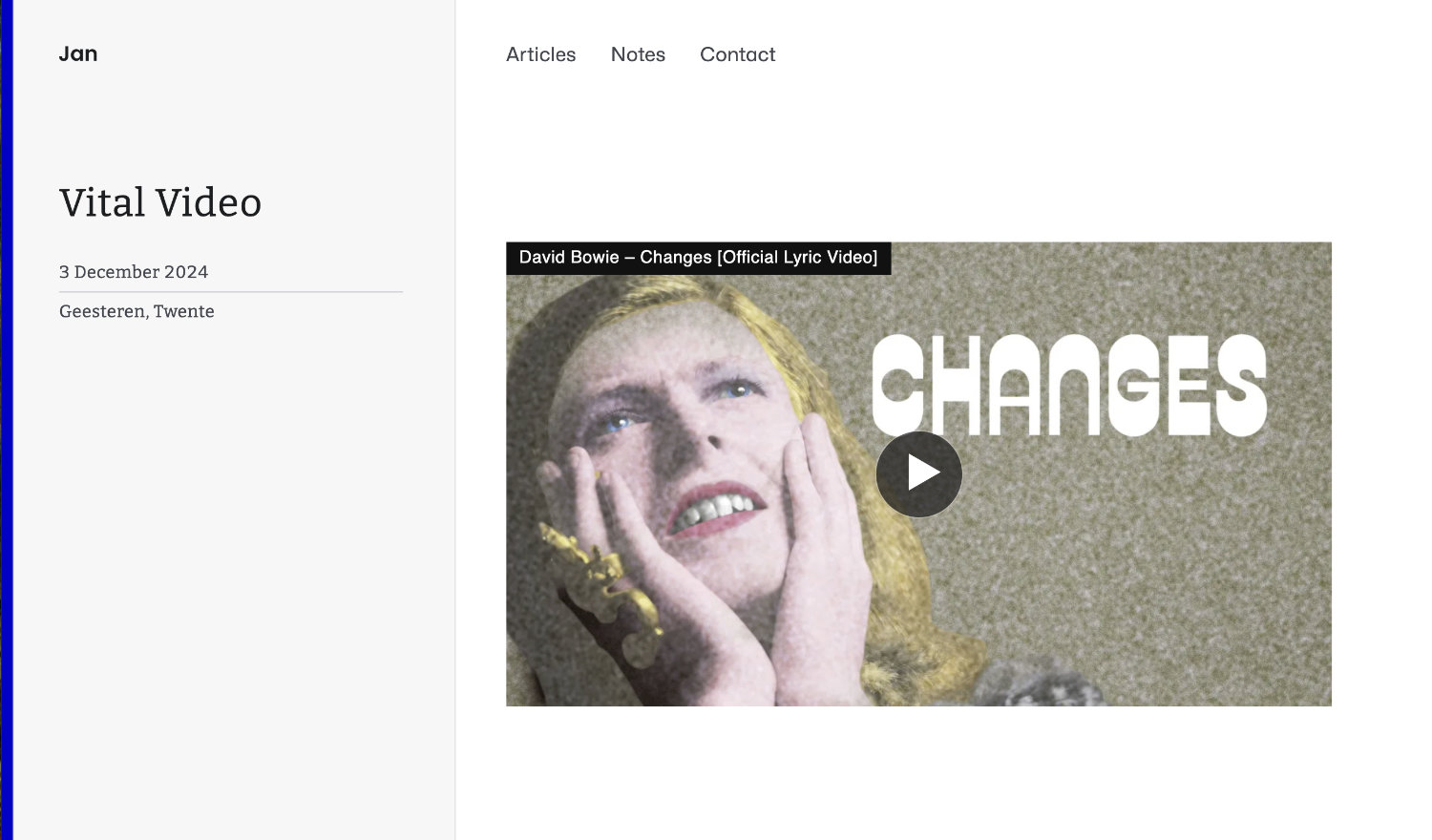 A frontend preview of the video thumbnail with the play button.