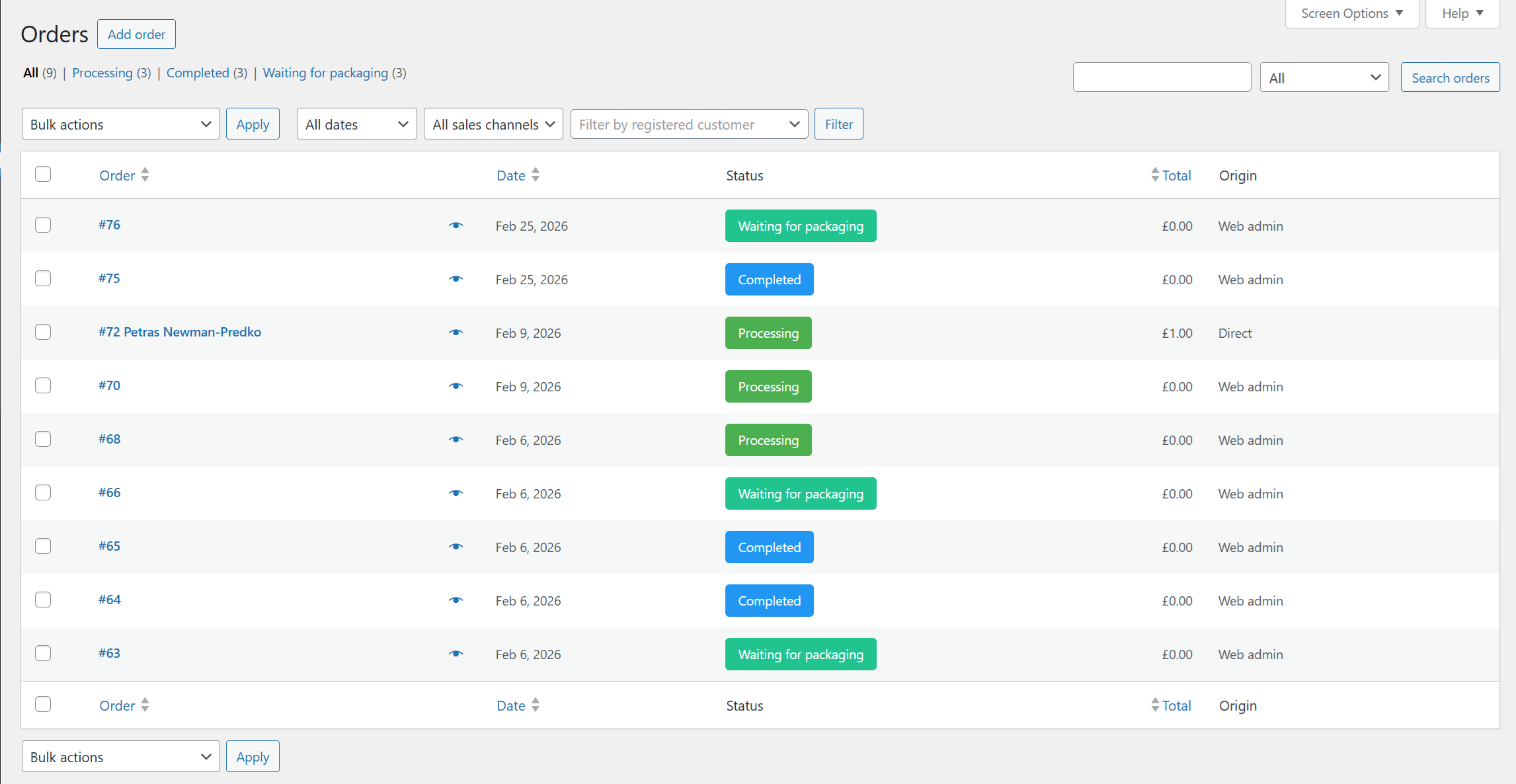 Custom colored status pills in the WooCommerce Orders list.